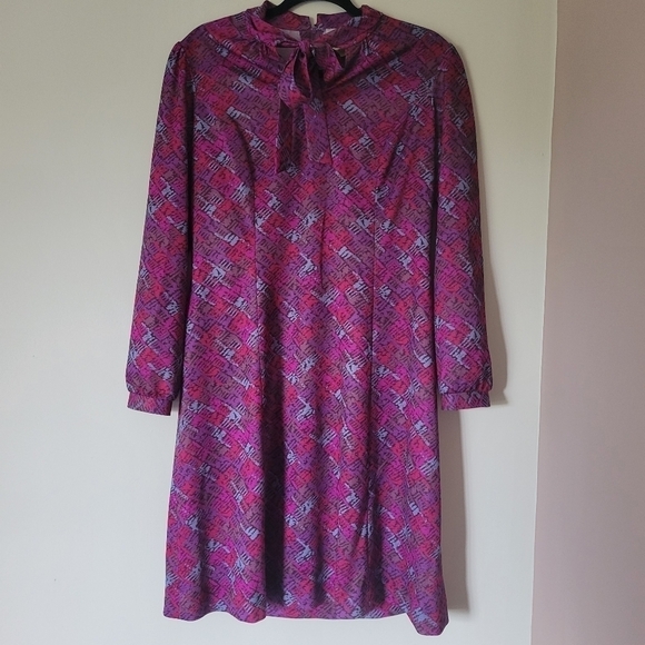 Vintage Dresses & Skirts - Vintage 70s pink and purple print day dress with bow tie neckline